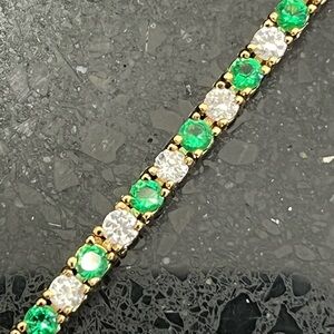 Emerald green CZ diamond ladies round brilliant cut tennis line bracelet gold